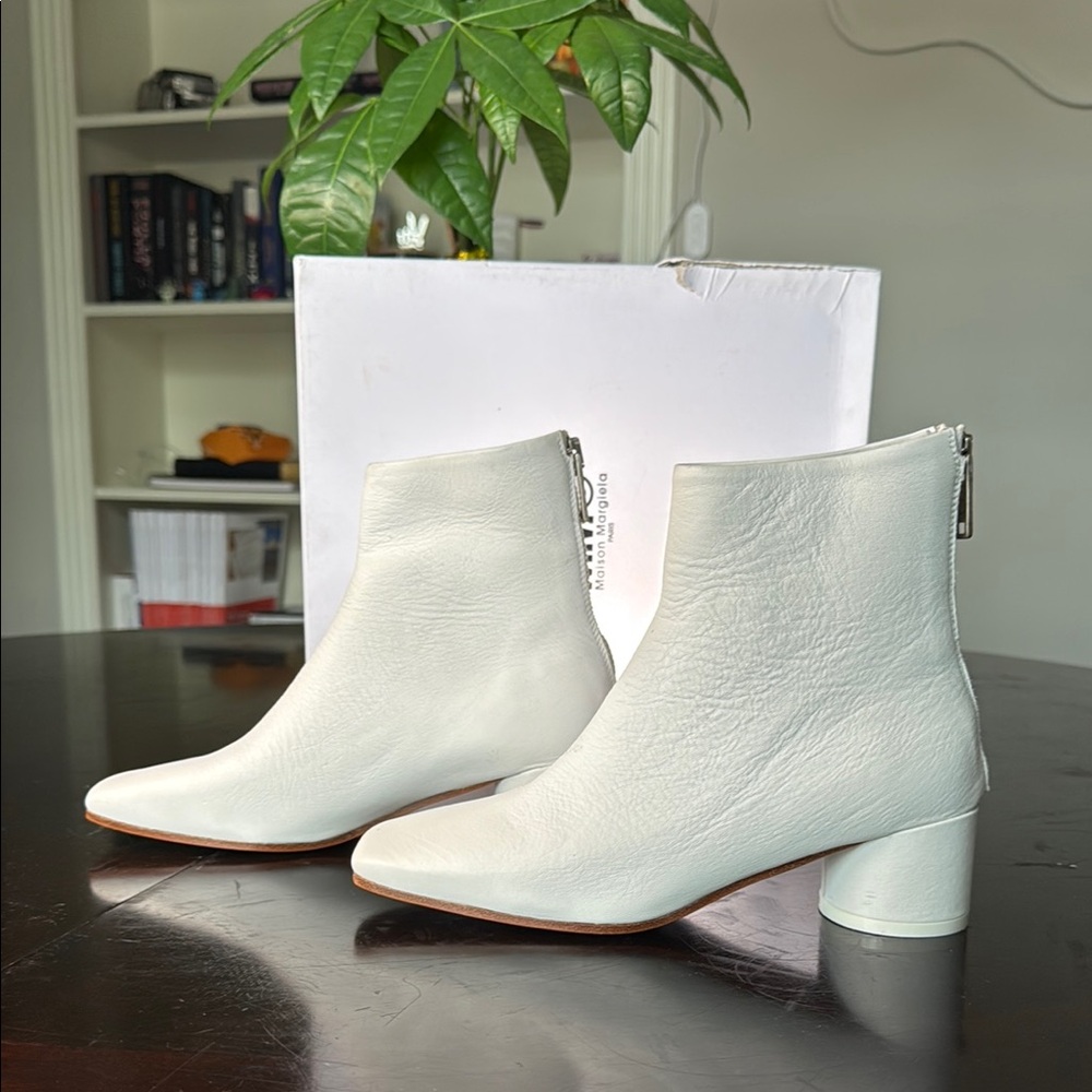 MM6 Maison Martin Margiela Women's White Ankle Boots - Picture 5 of 6